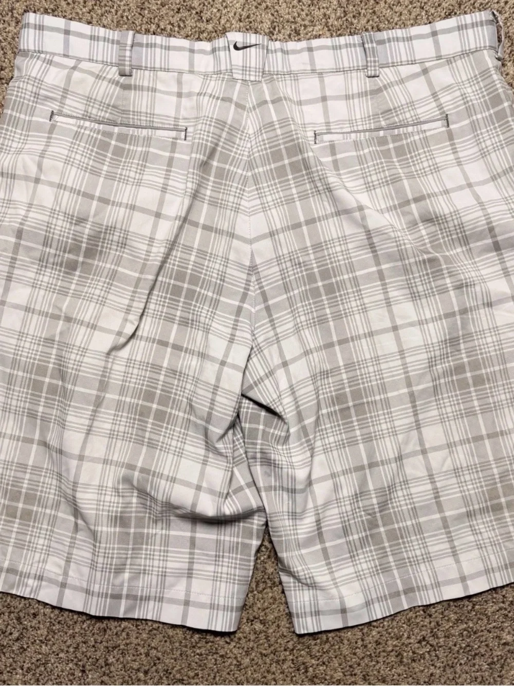 Nike Golf Mens White & Gray Size 38 Flat Front Casual Shorts Swoosh